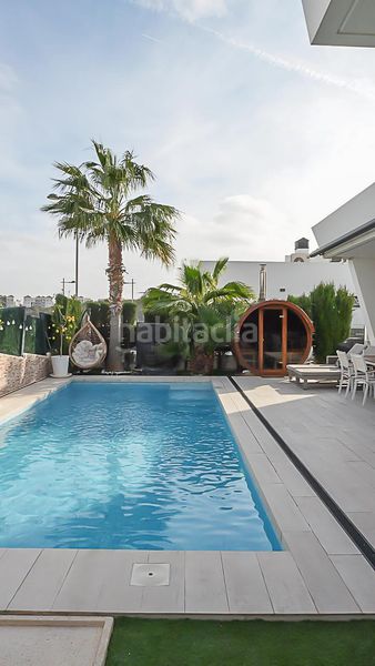 Foto c15b3d7d-6c22-4731-b6b0-8e59e60feced. Casa amb calefacció aparcament piscina a balcón de Finestrat-terra marina Finestrat