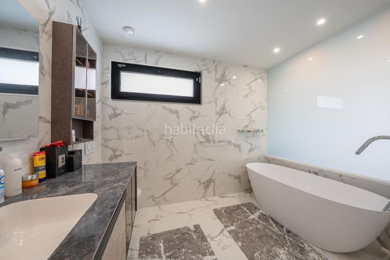 Foto d67af8a3-ea38-4699-8057-4d9782da244c. Casa amb calefacció aparcament piscina a balcón de Finestrat-terra marina Finestrat