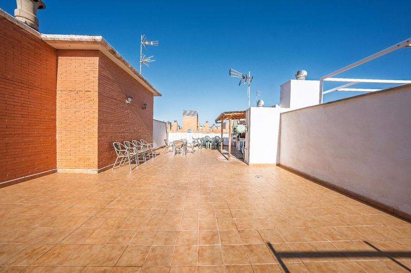 Foto 39dea2b6-d0f1-4cfb-9a58-533b8cb713b1. Àtic amb calefacció aparcament piscina a Garbinet - Parque de las Avenidas Alicante