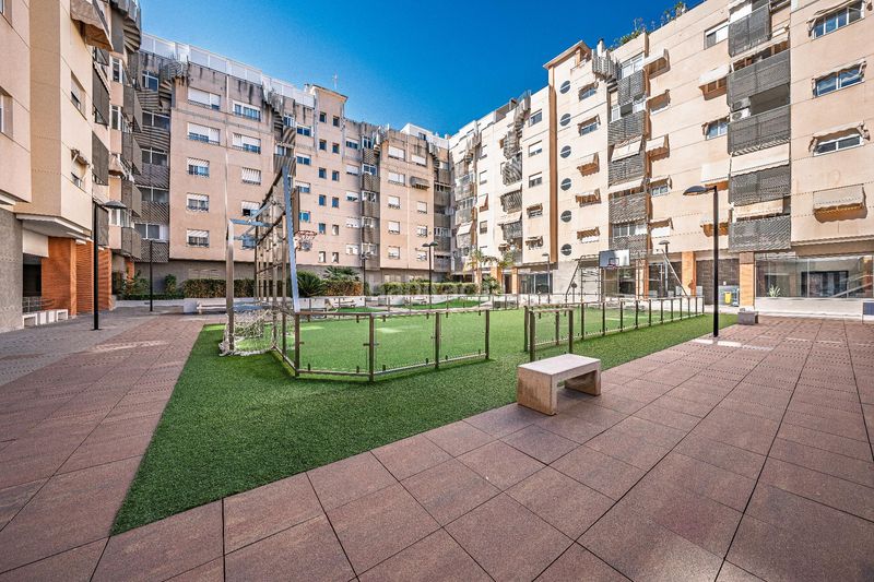 Foto e41bdd8c-e7a3-4a9f-9024-27d25025adfa. Àtic amb calefacció aparcament piscina a Garbinet - Parque de las Avenidas Alicante