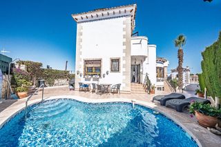 Chalet  Alicante. Villa moderna en campo de golf  dos viviendas independientes  op