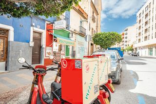 Local Comercial a Carrer de cervantes 13. Oportunidad de inversión negocio llave en mano. pizzería históri