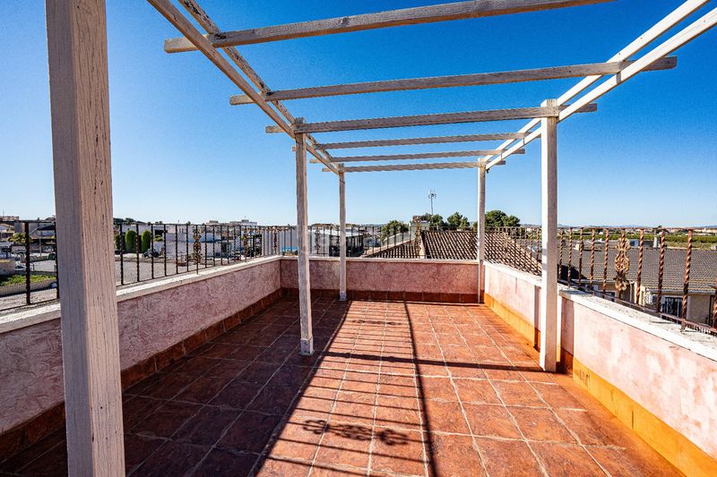 Foto 48084e77-7669-48fa-9a37-cd12a8d00da5. Casa a Daya Nueva