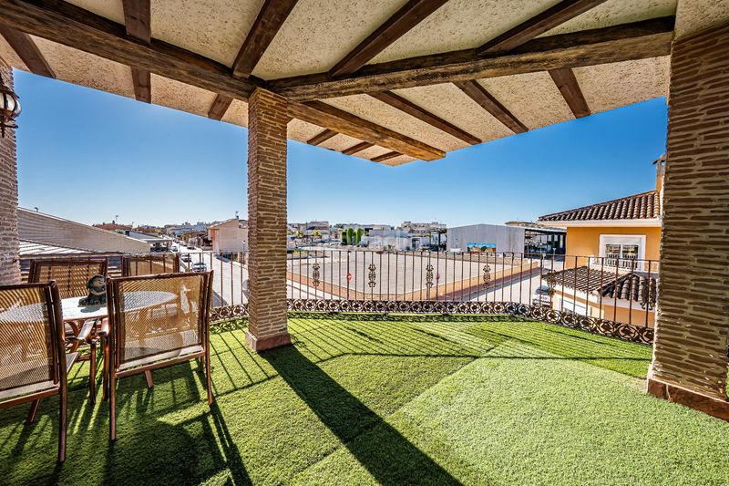Foto ad529b9c-b92d-4360-8448-939538f6ef95. Casa a Daya Nueva