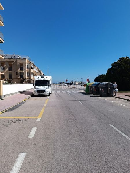 Foto 1a4354fd-e916-4246-8bfa-60bd79b38b15. Aparcament cotxe a Los Europeos Torrevieja