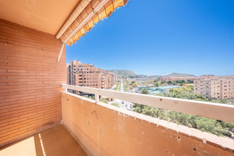 Foto 2cbd9f6a-23c1-4cab-9295-b0b247015630. Etagenwohnung mit parking pool in Garbinet - Parque de las Avenidas Alicante