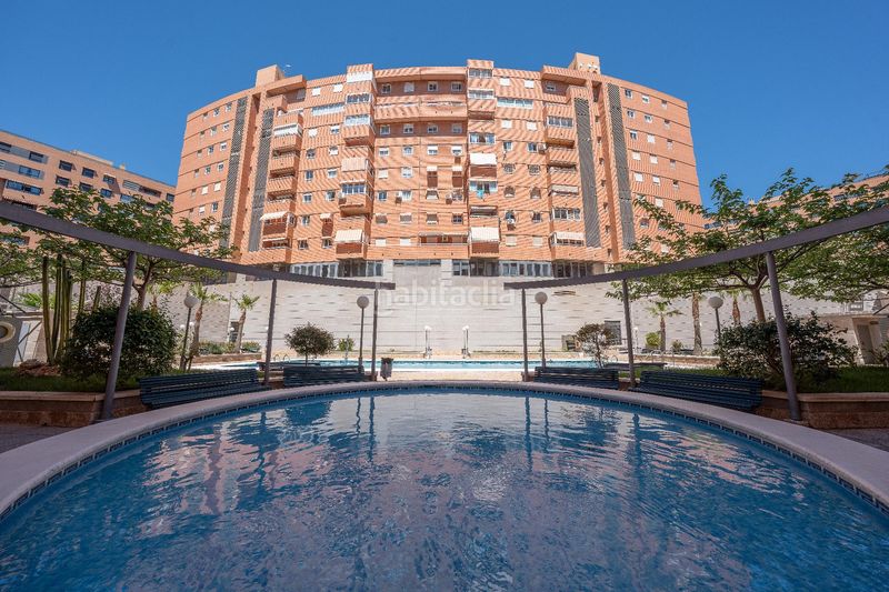 Foto d9a2f3de-1f37-49eb-b03a-84a2f4706844. Etagenwohnung mit parking pool in Garbinet - Parque de las Avenidas Alicante
