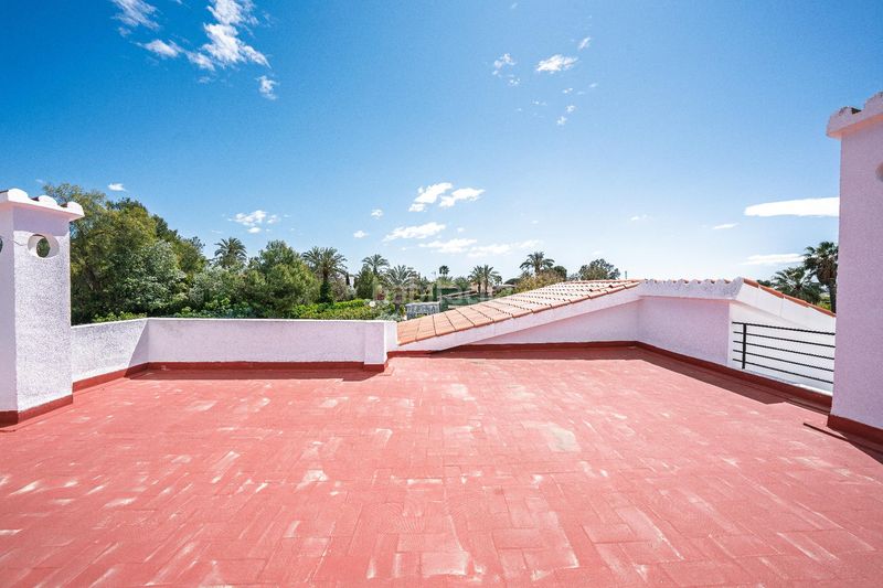 Foto 6c97a107-9fdb-407f-92d5-83d4d413eac1. Casa amb aparcament piscina a Alzabares Elche / Elx