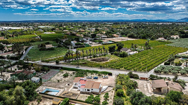 Foto a043741c-e3b4-4750-bfab-194e4291146d. Casa amb aparcament piscina a Alzabares Elche / Elx