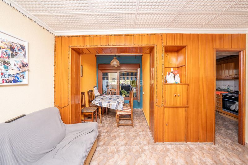 Foto 7813fdd7-25ed-488c-a2a9-36d6e6dc48ae. Casa adossada a Ibi