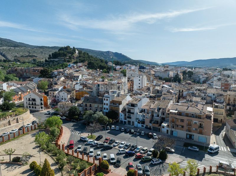 Foto b81c629b-8691-4fb5-aa2a-af6448d5fd74. Casa adossada a Ibi