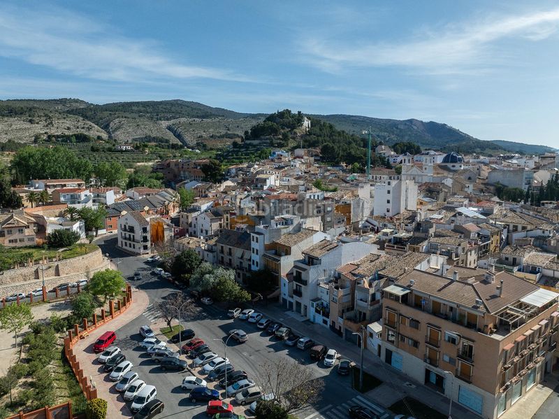 Foto bbcc7013-28c0-4e89-a8b4-97820cdcd937. Casa adossada a Ibi