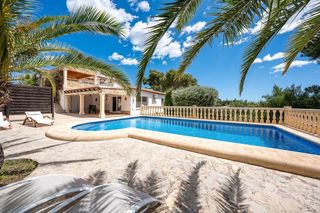 Chalet en La Granadella - Costa Nova. Amplio chalet con vistas al mar y a la bahia de javea
