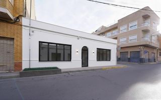 Casa  Calle de la concòrdia 55. Un lienzo en blanco en el corazón de benejúzar esquina estratégi
