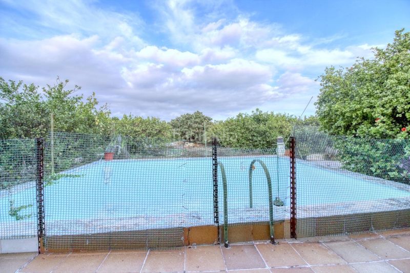 Foto 9483e48e-fdda-46b3-b8a5-e0d4e5dd8285. Casa amb piscina a Albatera