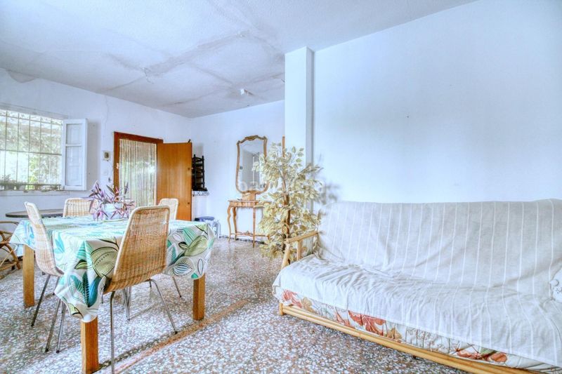 Foto a044a1ec-2617-49a0-8425-17364190c17f. Casa amb piscina a Albatera