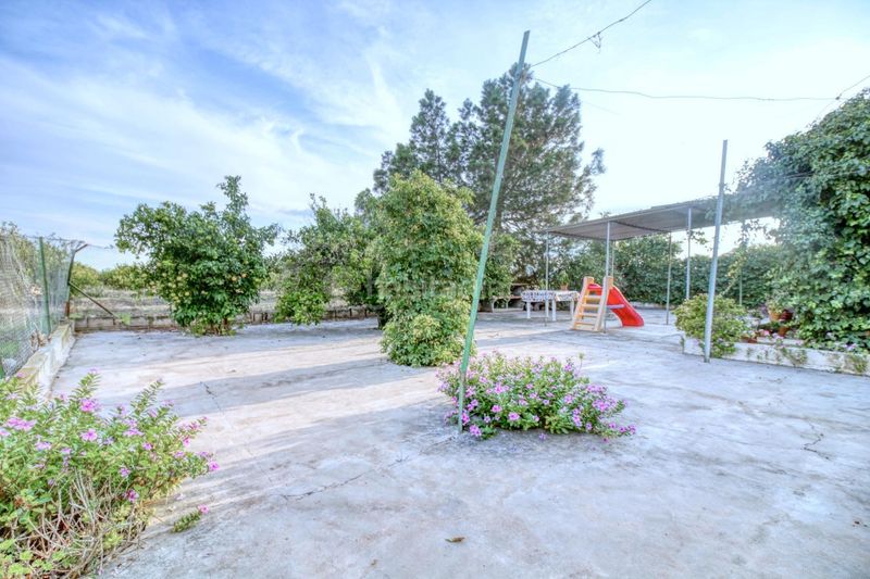 Foto a8f280af-22c6-4623-ab50-6aed3a5f98bc. Casa amb piscina a Albatera