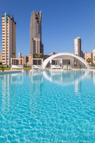 Foto 155e7e4c-98a5-4971-8f56-1bf20cf961f4. Pis amb aparcament piscina a Playa Poniente Benidorm