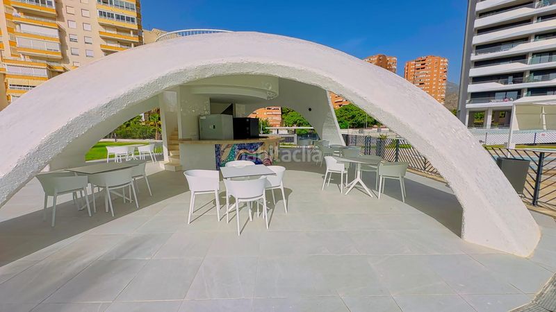Foto 4537e8df-c256-492b-93bd-3d5d76ab6cf6. Pis amb aparcament piscina a Playa Poniente Benidorm