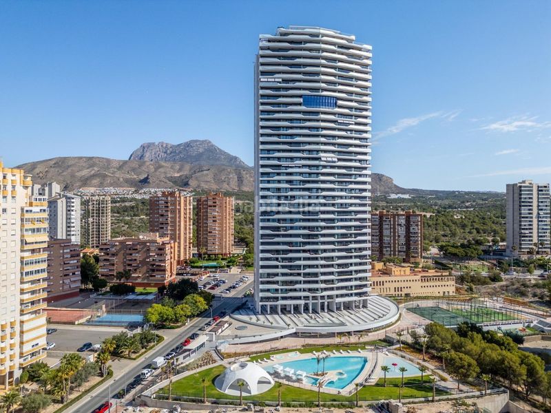 Foto edb6a848-6d5f-459b-b18a-b09f1d4a6d58. Pis amb aparcament piscina a Playa Poniente Benidorm
