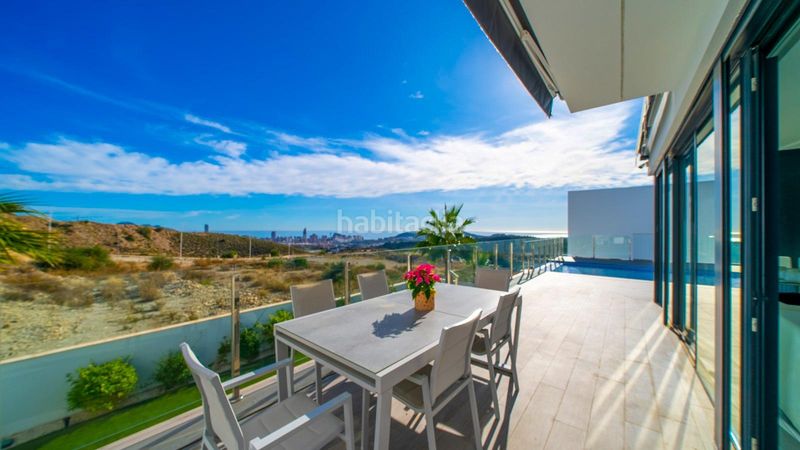 Foto ea1bbba8-31b9-4228-8221-1c16ce64b7a7. Casa adossada amb calefacció aparcament piscina a Finestrat