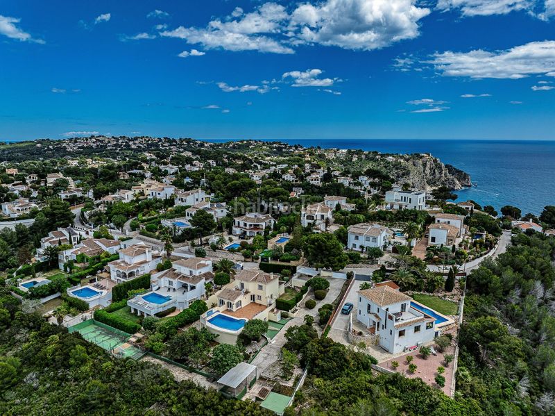 Foto 70fb28bb-b569-46f0-9813-a76ce5176d1a. Xalet amb calefacció aparcament piscina a La Granadella - Costa Nova Xàbia
