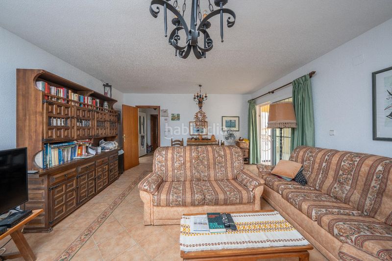 Foto 28f4fa9f-2968-40ae-8682-99271b4b01b6. Casa amb aparcament a Coloma Nucia (la)