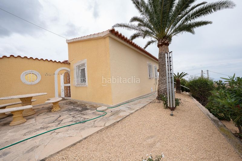 Foto b242328a-1e41-4445-94bc-3d31e81cf95e. Casa amb aparcament a Coloma Nucia (la)