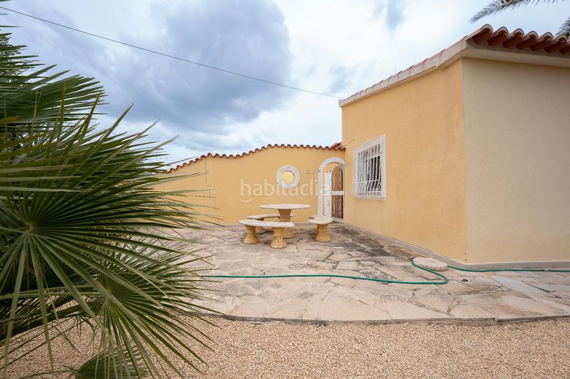 Foto b76f10f5-e064-4376-972f-8e7c17420230. Casa amb aparcament a Coloma Nucia (la)