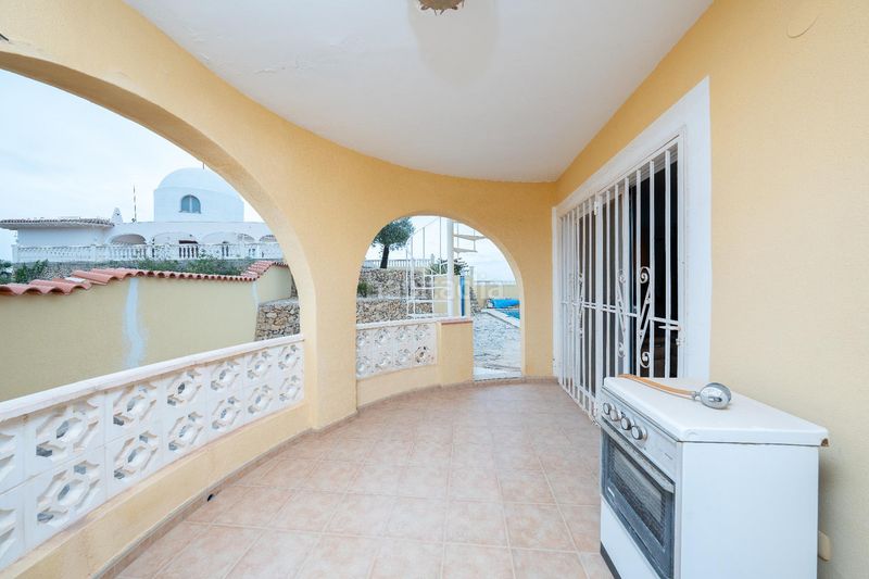 Foto f5a3413a-2a90-4f75-a7ce-65a8b88e7c59. Casa amb aparcament a Coloma Nucia (la)