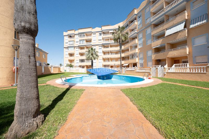 Foto 99e80209-a4d3-4e8d-ac3d-3e612adbf178. Casa amb piscina a Los Arenales del Sol Elche / Elx