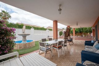 Chalet  Calle zurbaran. Exclusivo chalet con piscina climatizada cubierta y frutales en