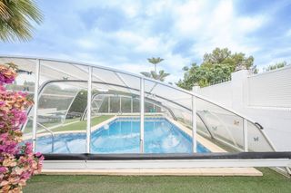 Chalet  Calle zurbaran. Exclusivo chalet con piscina cubierta y frutales en la nucía