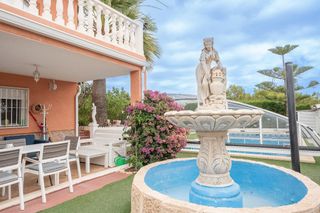 Chalet  Calle zurbaran. Exclusivo chalet con piscina cubierta y frutales en la nucía