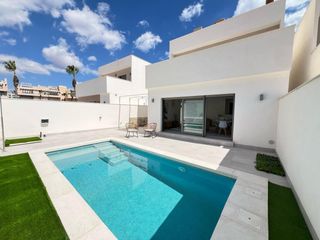 Xalet a Villamartín-Las Filipinas. Independiente en orihuela costa