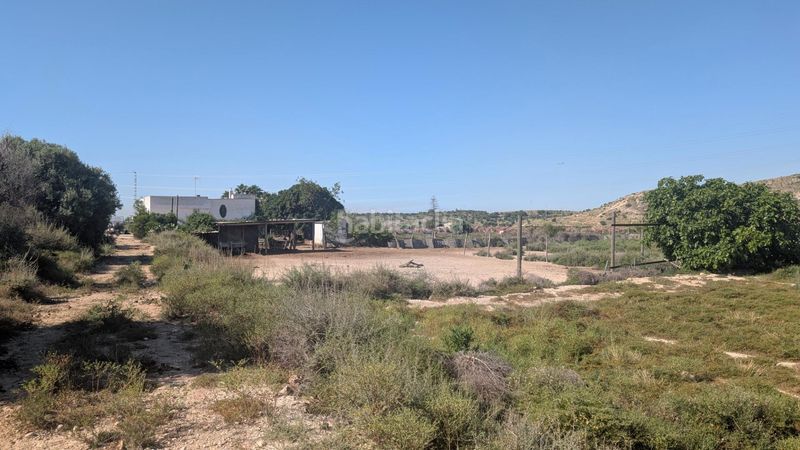 Foto 2e359173-6ab4-4c39-929c-7b7ba6606c2c. Xalet amb aparcament a Jubalcoi Elche / Elx