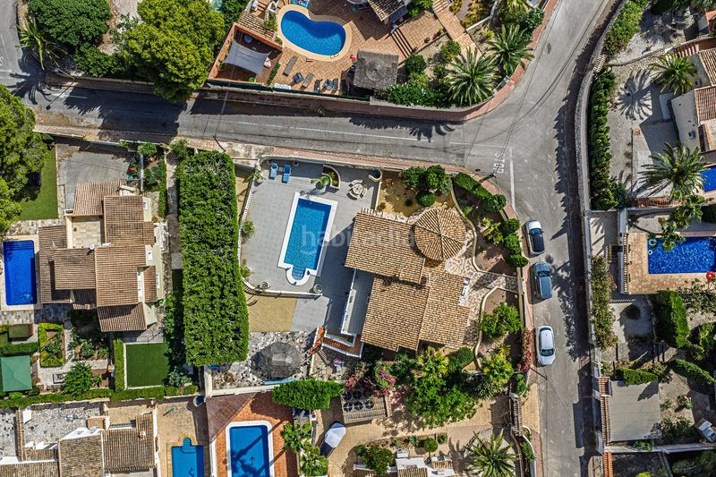Foto 523e9d1e-ac72-4a4f-986d-8670c4e0f9df. Xalet amb calefacció aparcament piscina a La Fustera Benissa
