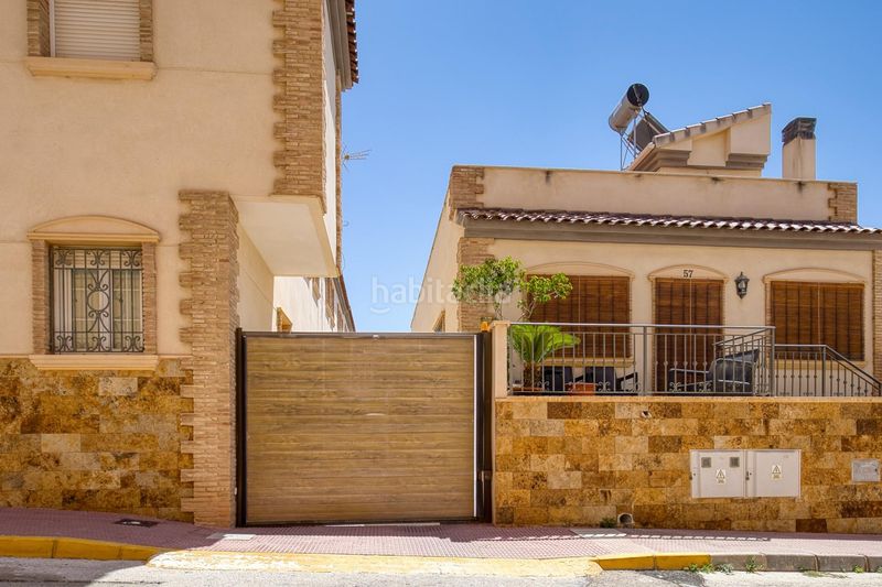 Foto df798ff2-c2c9-4580-8553-c5270eba200c. Casa adossada amb aparcament a Abanilla