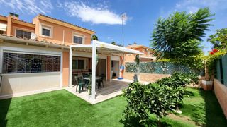 Casa adossada a Centro. Exclusivo chalet adosado de 5 dormitorios en salafranca  lloixa