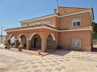 Xalet a Pedanías Oeste. Chalet en urbanización en aspe