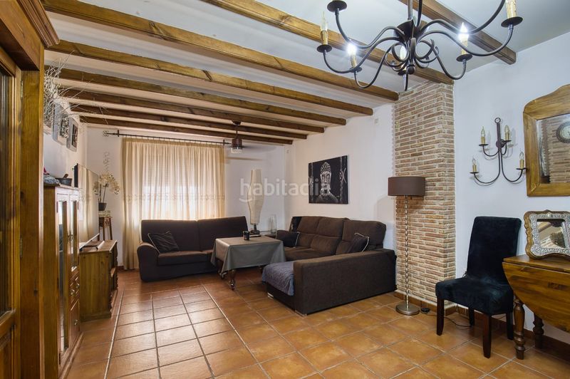 Foto 3db393fc-07bd-46f7-95dd-513d5cc390bf. Casa amb aparcament a Novelda