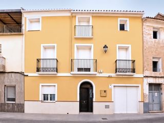 Casa  Calle clara campoamor. Casa en venta en novelda, alicante