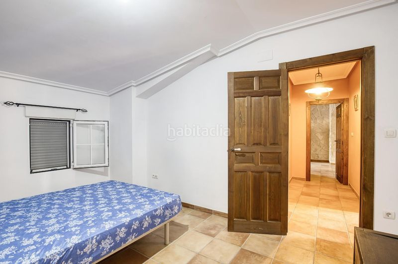 Foto 6672b9d3-a2fd-4c63-a152-2acf326002a0. Casa amb aparcament a Novelda
