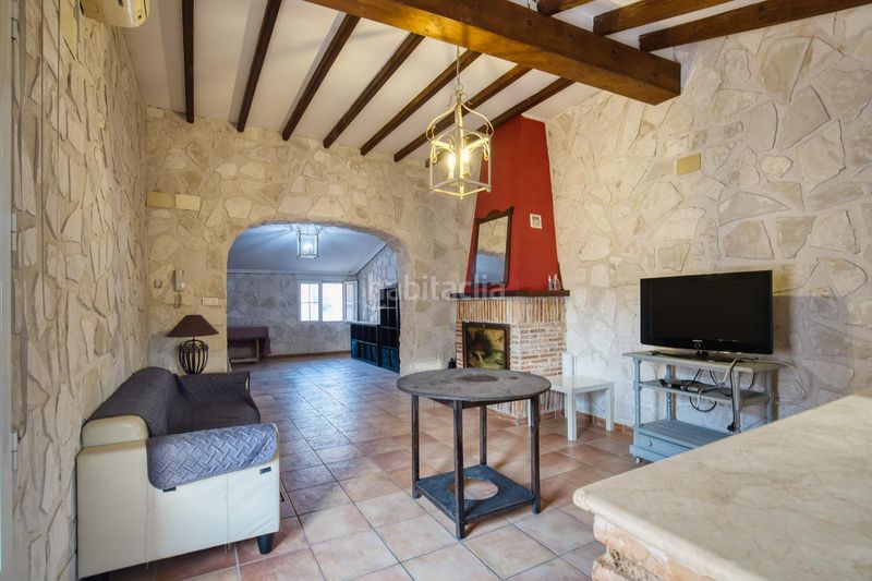 Foto 673ad0af-cbb2-415e-be2f-25d20b00e486. Casa amb aparcament a Novelda