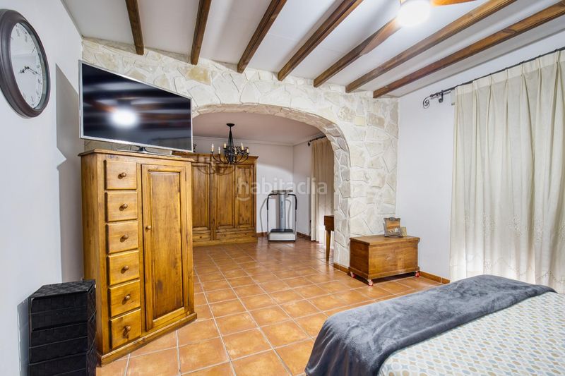 Foto a2908eab-4d5c-41bb-8ba9-e97d1b9d193d. Casa amb aparcament a Novelda