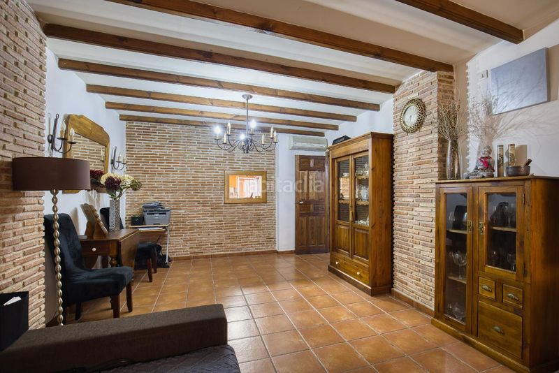 Foto aac03655-f860-4720-b558-cefff58758d2. Casa amb aparcament a Novelda