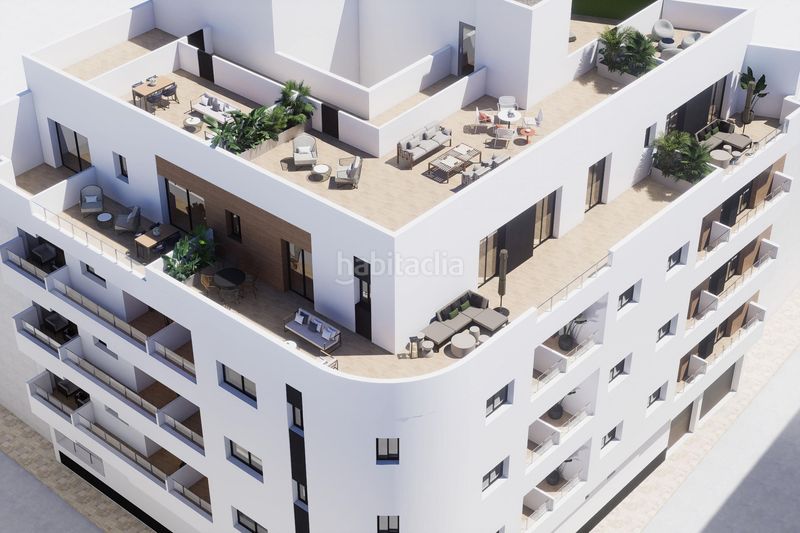 Foto bfe0fe41-e4ce-4f74-aca4-e71abed13930. Àtic a Antonio Machado Torrevieja