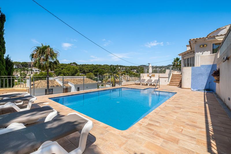 Foto b5b13922-ee02-494a-8b8d-5c071bc60d08. Casa amb calefacció aparcament piscina a Cala Advocat-Baladrar Benissa