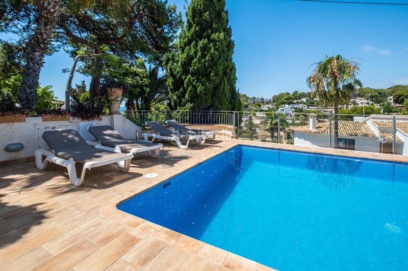 Foto cc9d8389-31c6-42dd-a0b5-b5858bbc40f6. Casa amb calefacció aparcament piscina a Cala Advocat-Baladrar Benissa