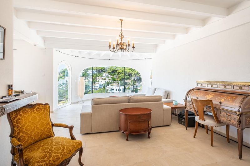Foto e2f99f9f-9008-4d63-8e73-eaae7c76a82c. Casa amb calefacció aparcament piscina a Cala Advocat-Baladrar Benissa